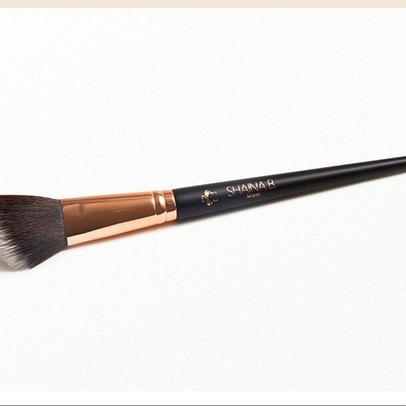 Shaina B Contour makeup Brush - Picture 1 of 6
